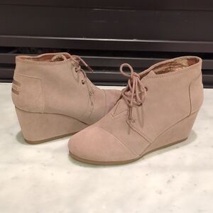Toms Women's Beige Wedge Ankle Booties